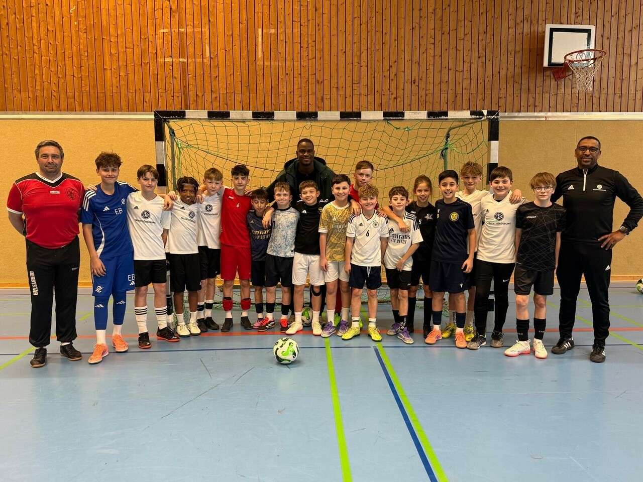 Rückkehr zu den Wurzeln: Ilyas Ansah besucht Stützpunkt Lüdenscheid