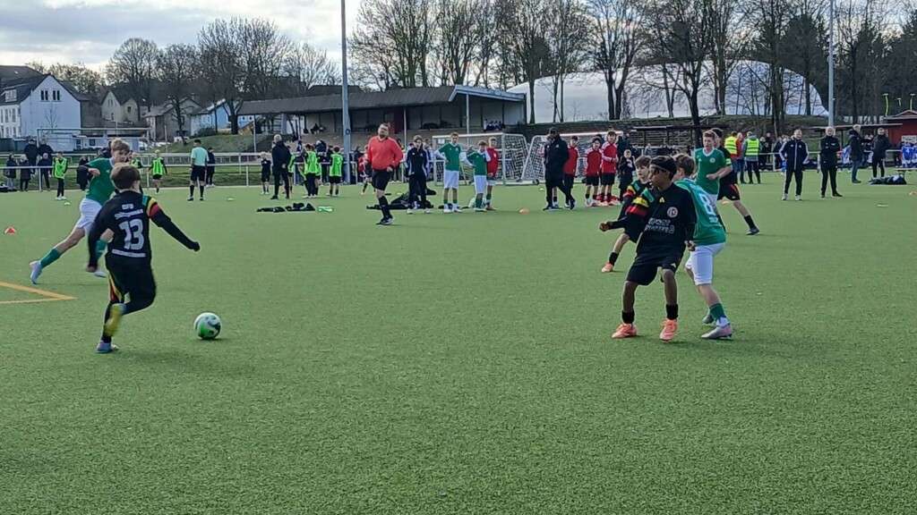 Die U13-St&uuml;tzpunktmannschaft L&uuml;denscheid/Iserlohn triumphiert beim Regionalturnier West in Bochum-Langendreer