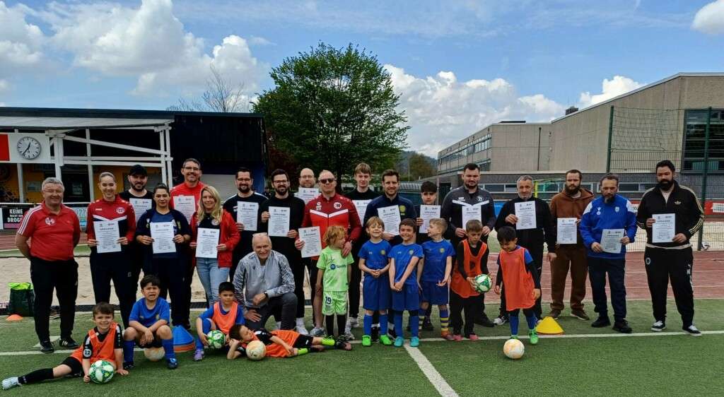 Weitere 18 Kindertrainerinnen und -trainer im Kreis L&uuml;denscheid zertifiziert